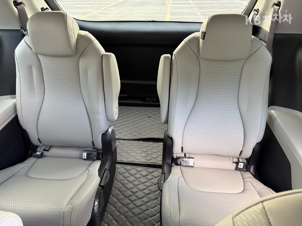 Kia Carnival — miniaturë 12