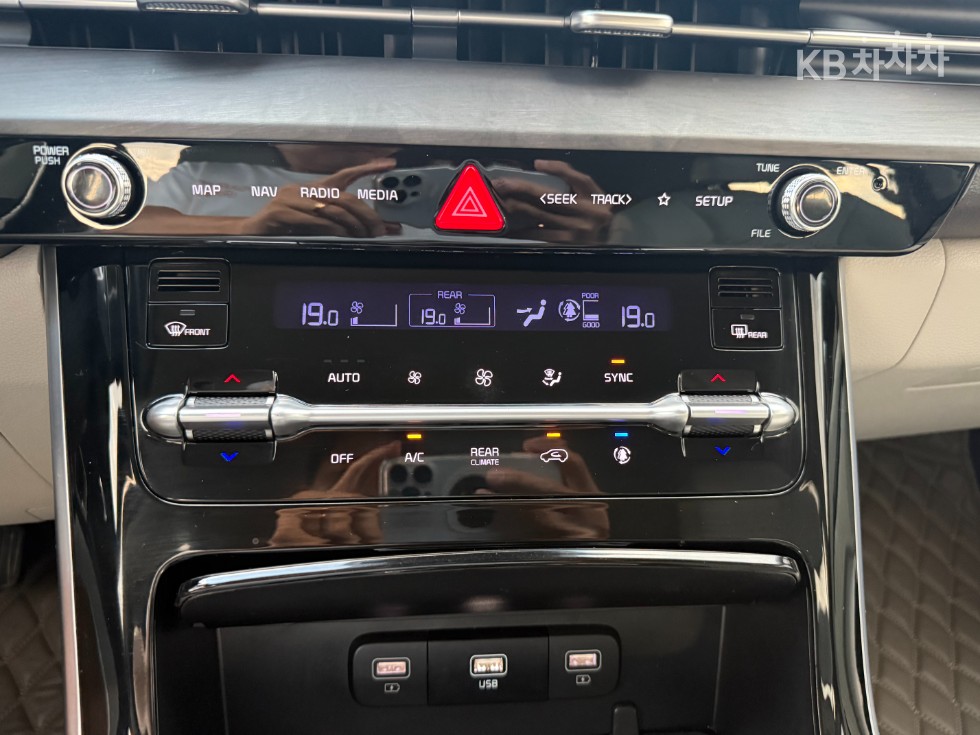 Kia Carnival — miniaturë 19