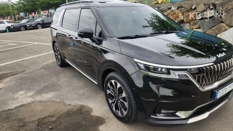 Kia Carnival — miniaturë 2
