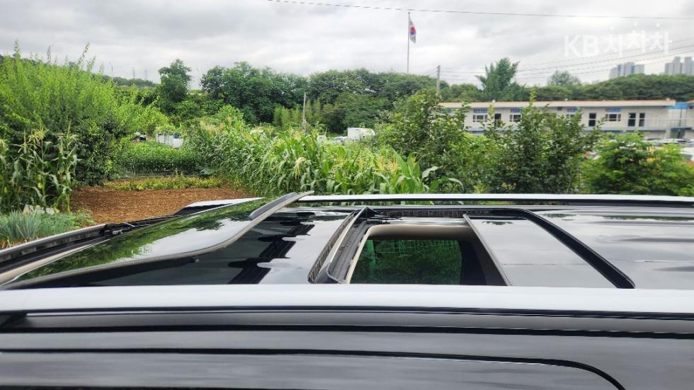 Kia Carnival — miniaturë 4