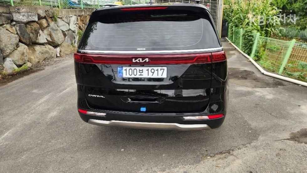 Kia Carnival — miniaturë 3