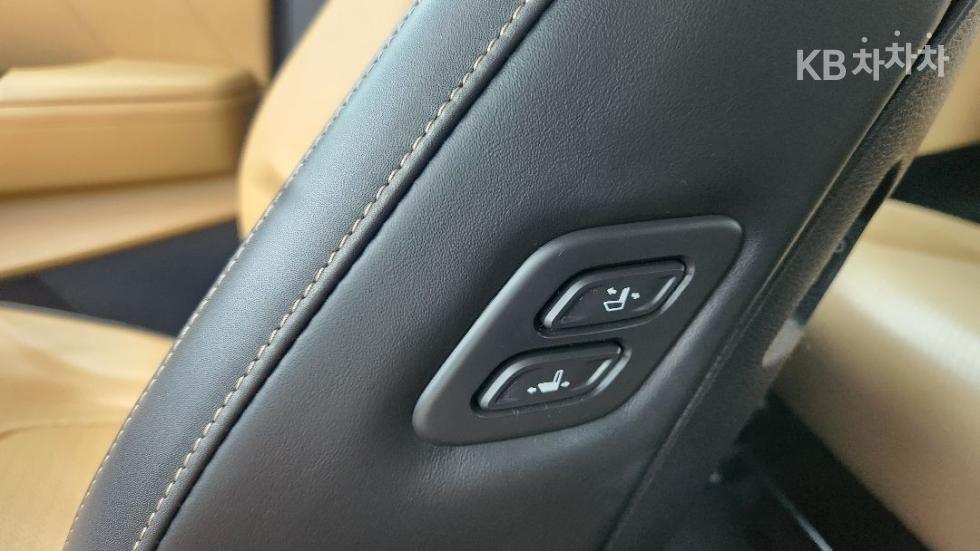 Kia Carnival — miniaturë 10