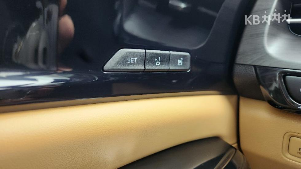 Kia Carnival — miniaturë 9