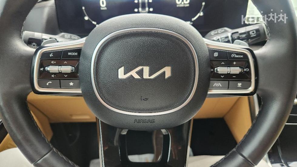 Kia Carnival — miniaturë 12