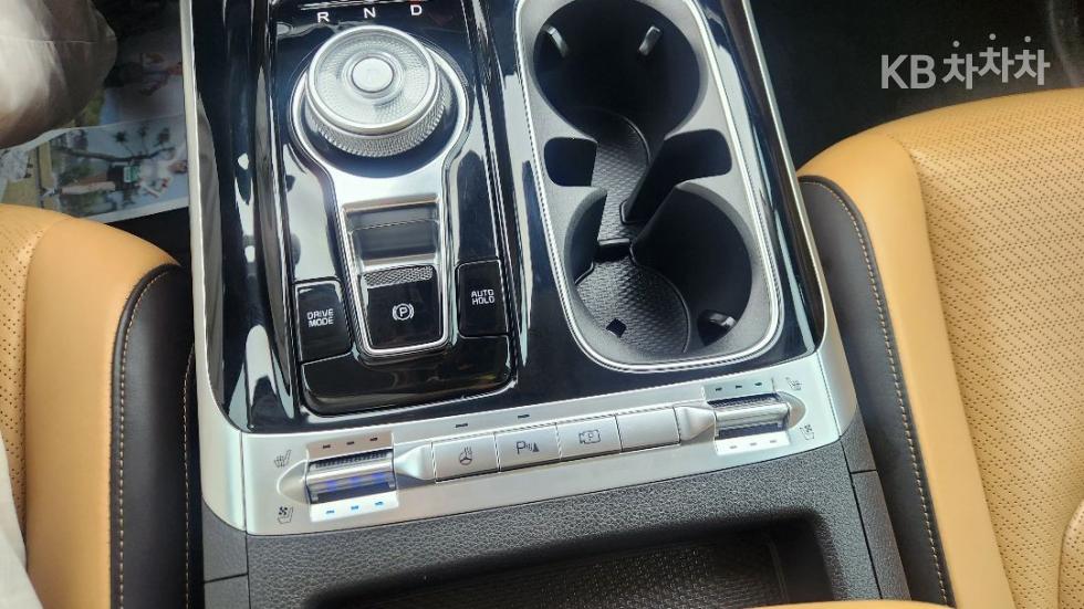 Kia Carnival — miniaturë 14