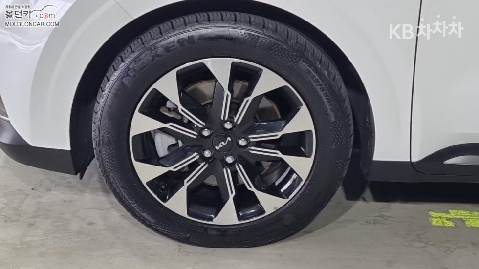 Kia Carnival — miniaturë 6