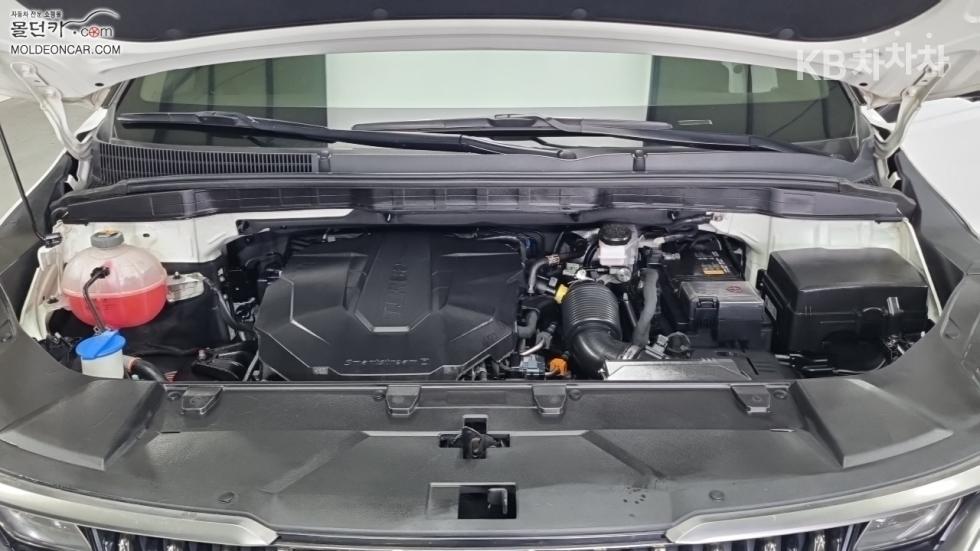 Kia Carnival — miniaturë 8