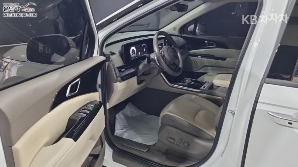 Kia Carnival — miniaturë 9