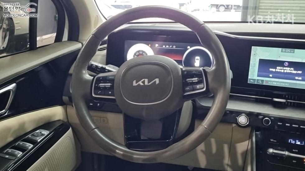 Kia Carnival — miniaturë 11