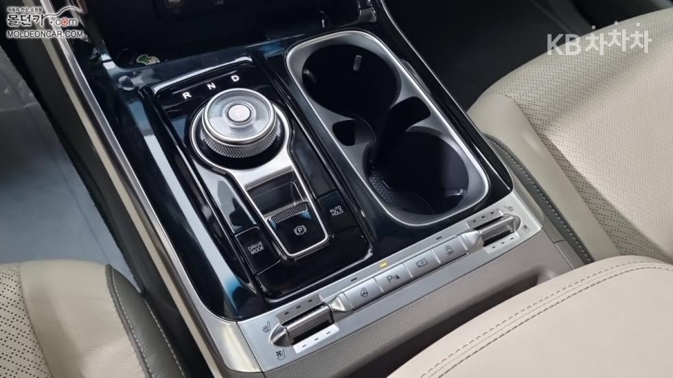 Kia Carnival — miniaturë 14