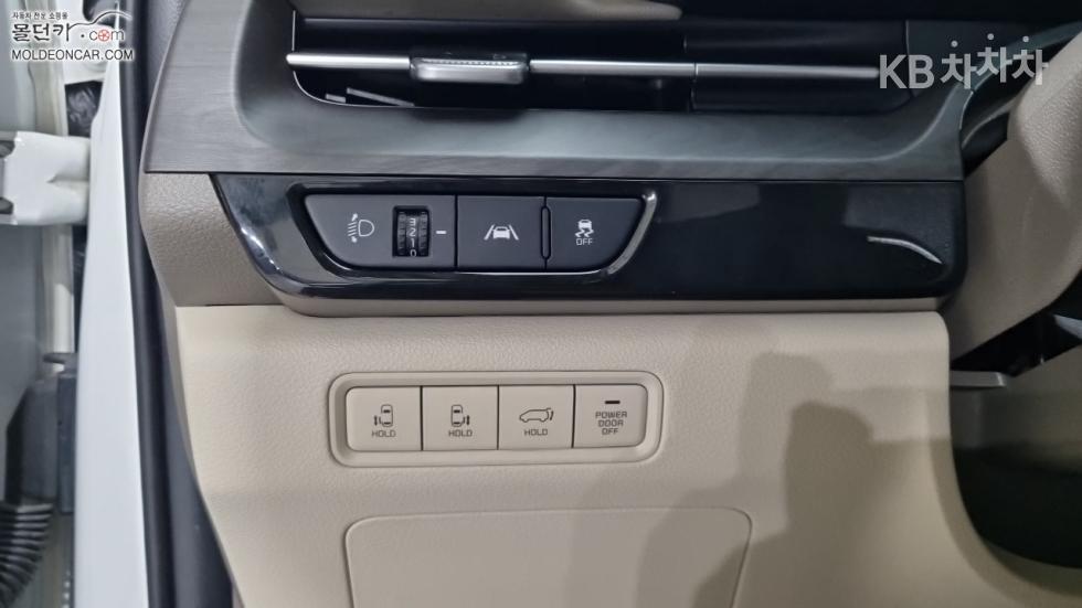 Kia Carnival — miniaturë 15