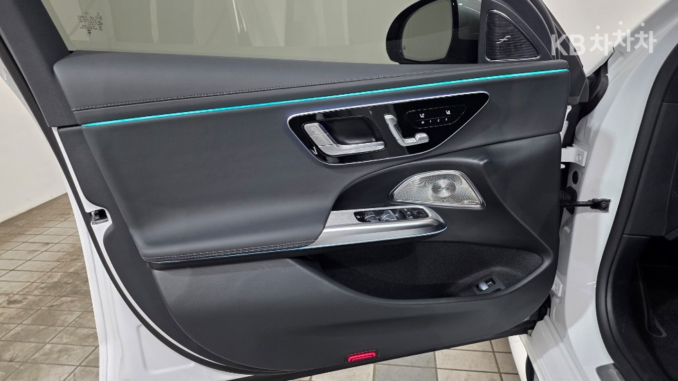 Mercedes-Benz E-klasse — miniaturë 15