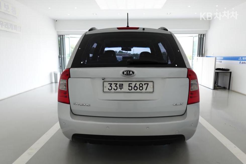 Kia Carens — miniaturë 5
