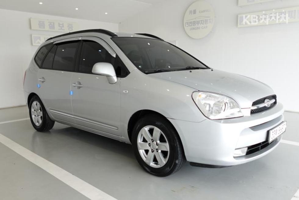 Kia Carens — miniaturë 8