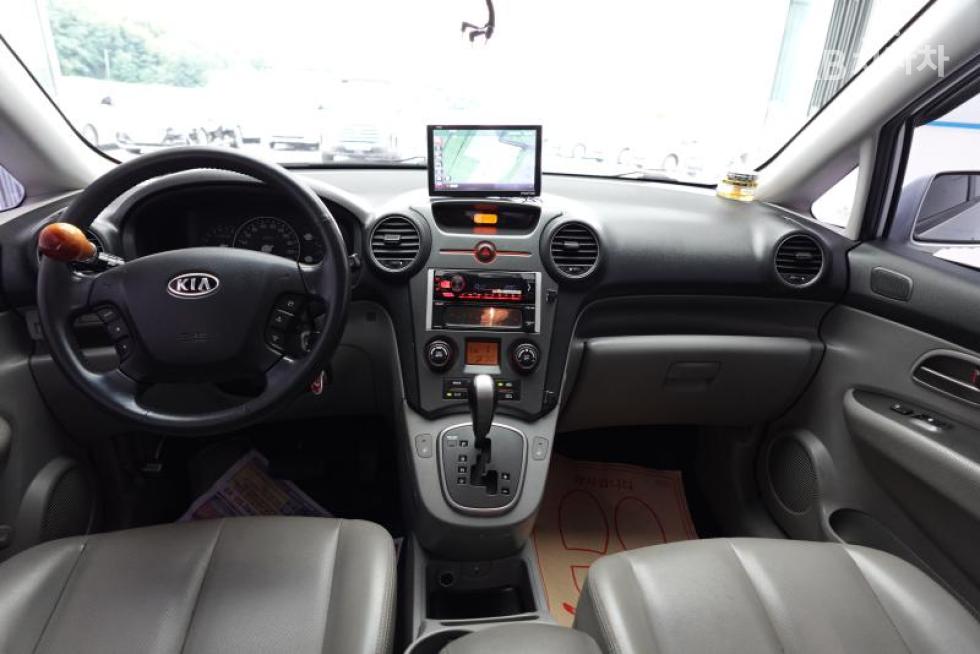 Kia Carens — miniaturë 9