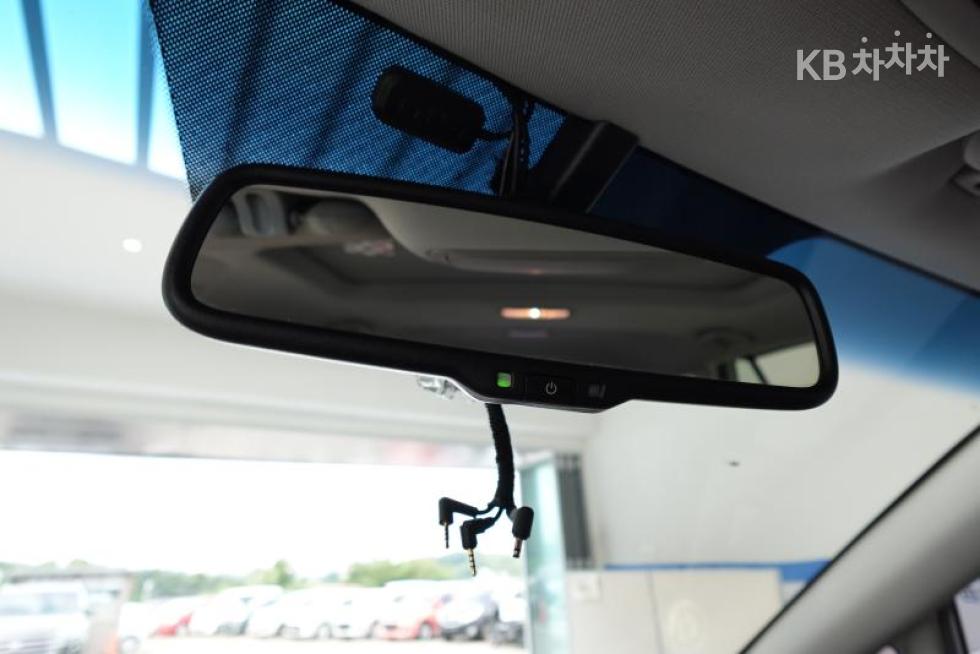 Kia Carens — miniaturë 15