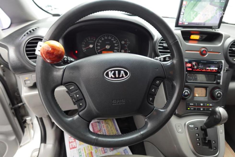 Kia Carens — miniaturë 17