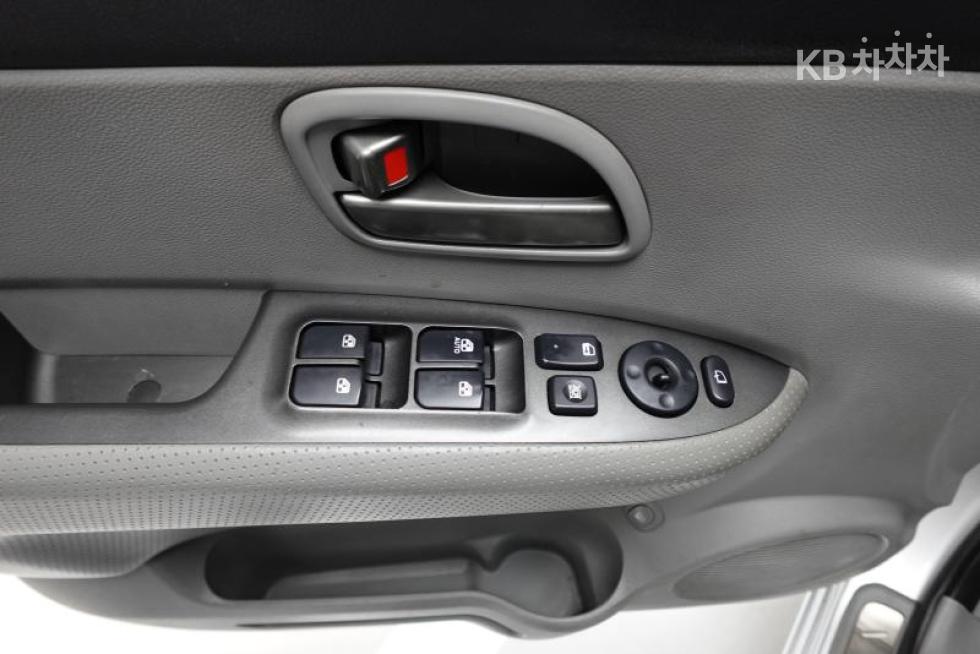 Kia Carens — miniaturë 18