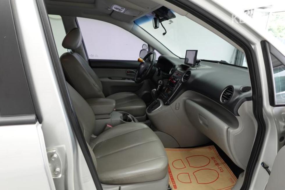 Kia Carens — miniaturë 21