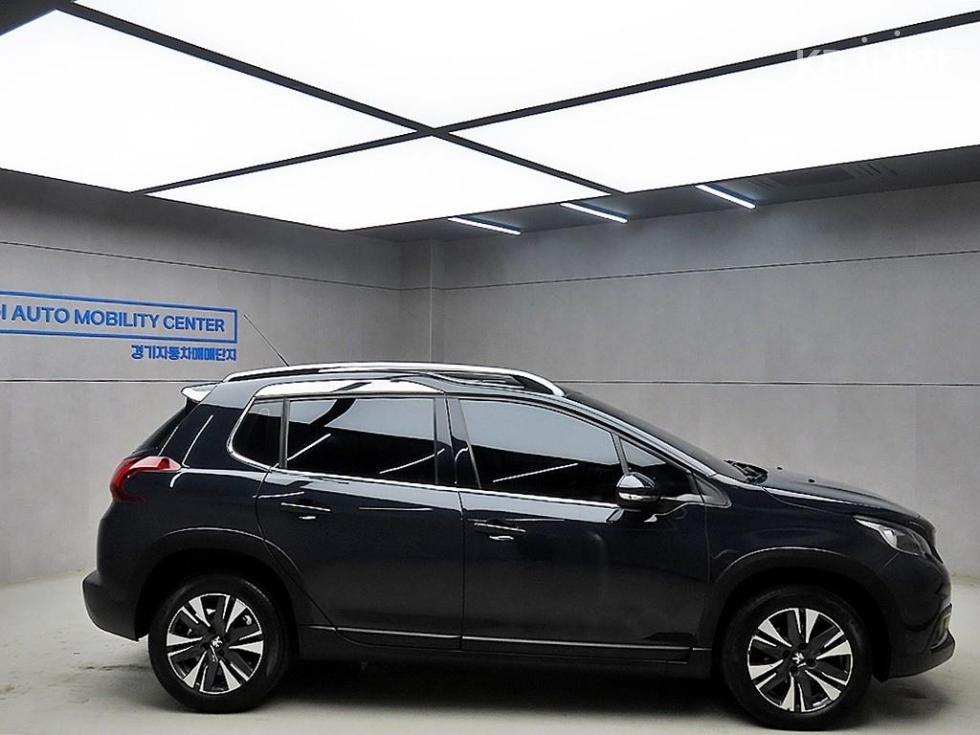 2017 Peugeot 2008 1 photo