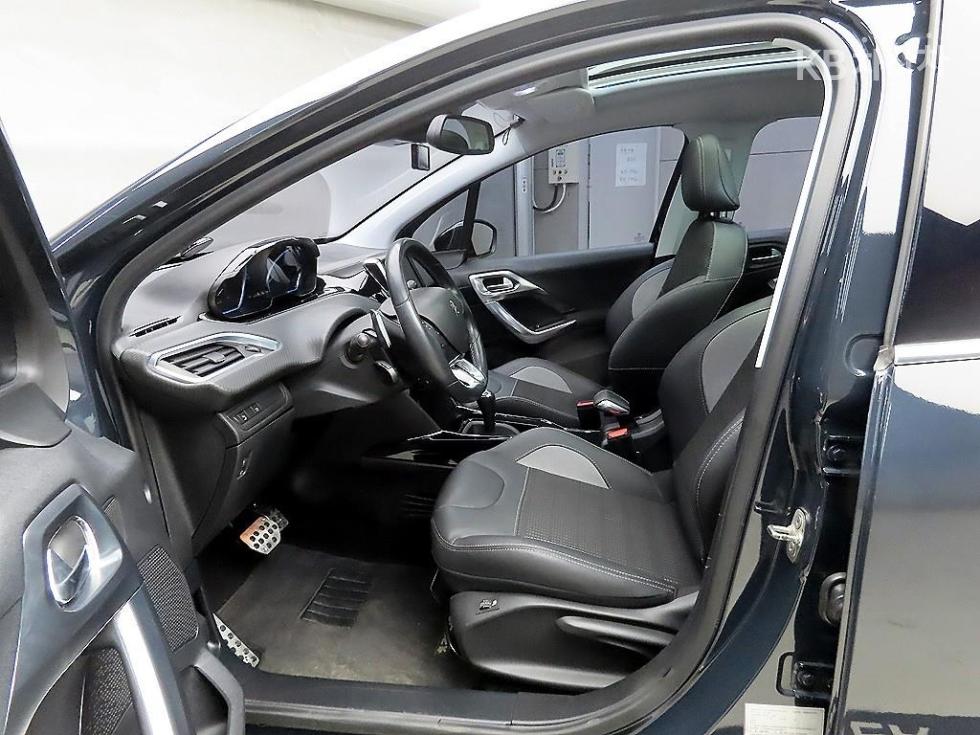 2017 Peugeot 2008 1 photo