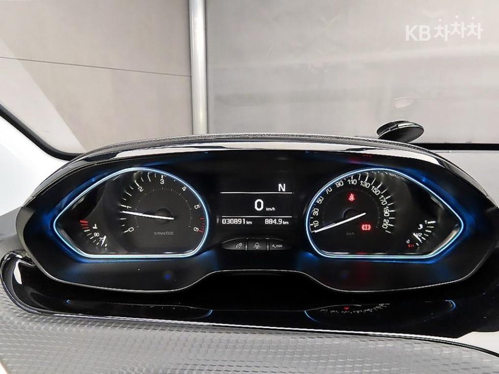 2017 Peugeot 2008 1 photo