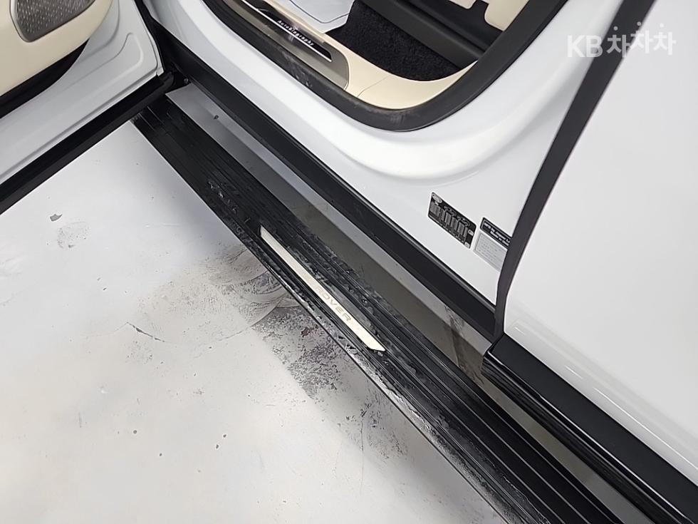 Land Rover Range Rover — miniaturë 16