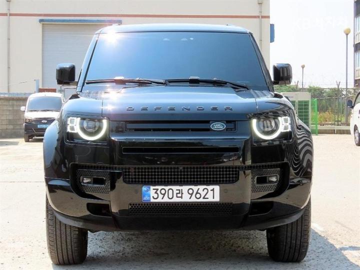 Land Rover Defender 110 D300 — foto 1