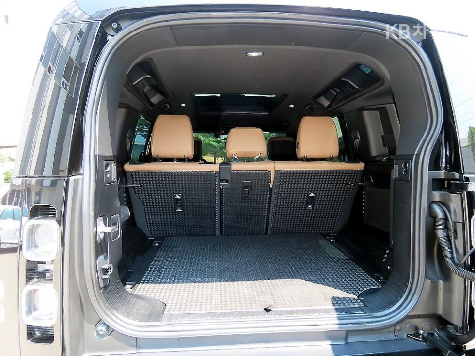Land Rover Defender — miniaturë 17