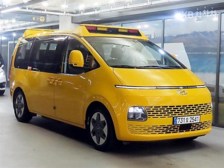 Hyundai Staria 3.5 LPi 15인승 — foto 1