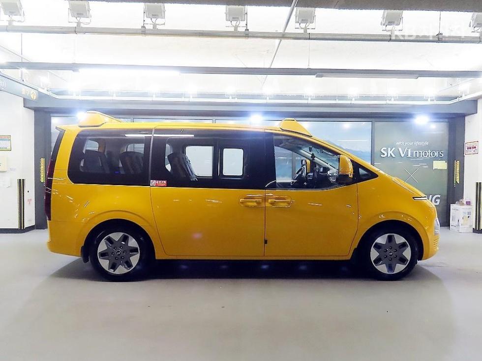 Hyundai Staria — miniaturë 3