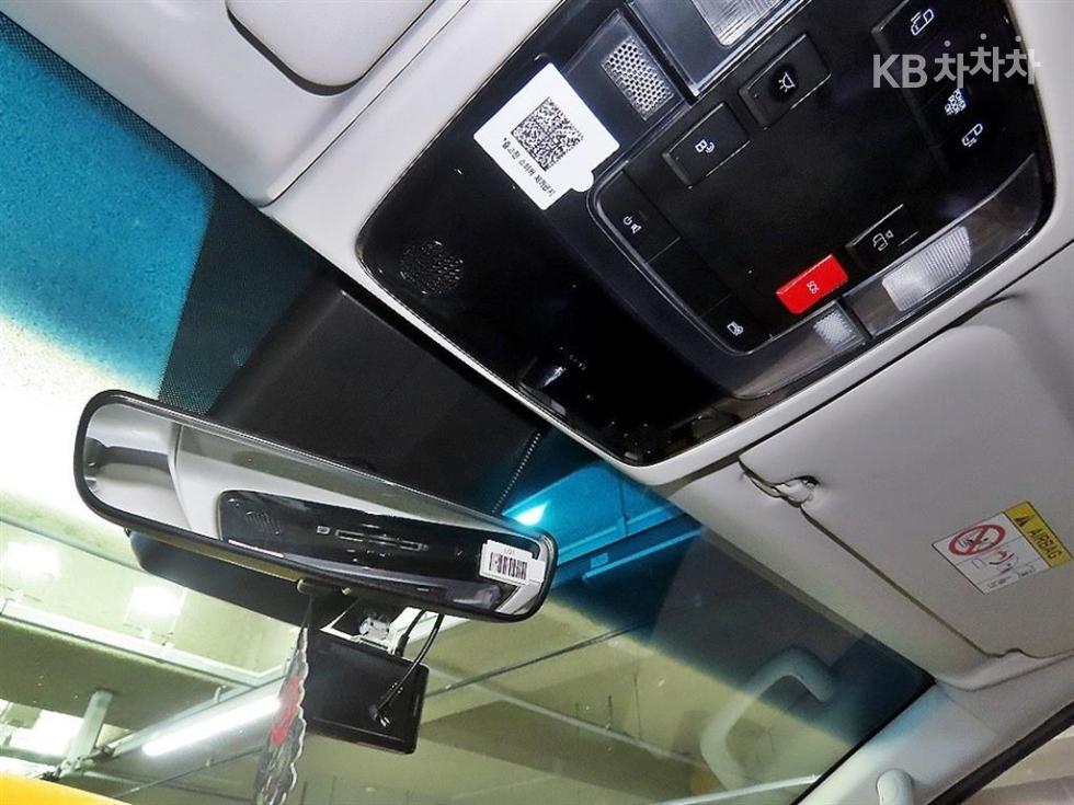 Hyundai Staria — miniaturë 15