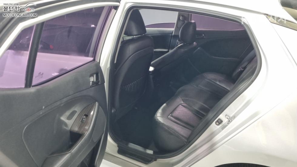 Kia K5 — miniaturë 10