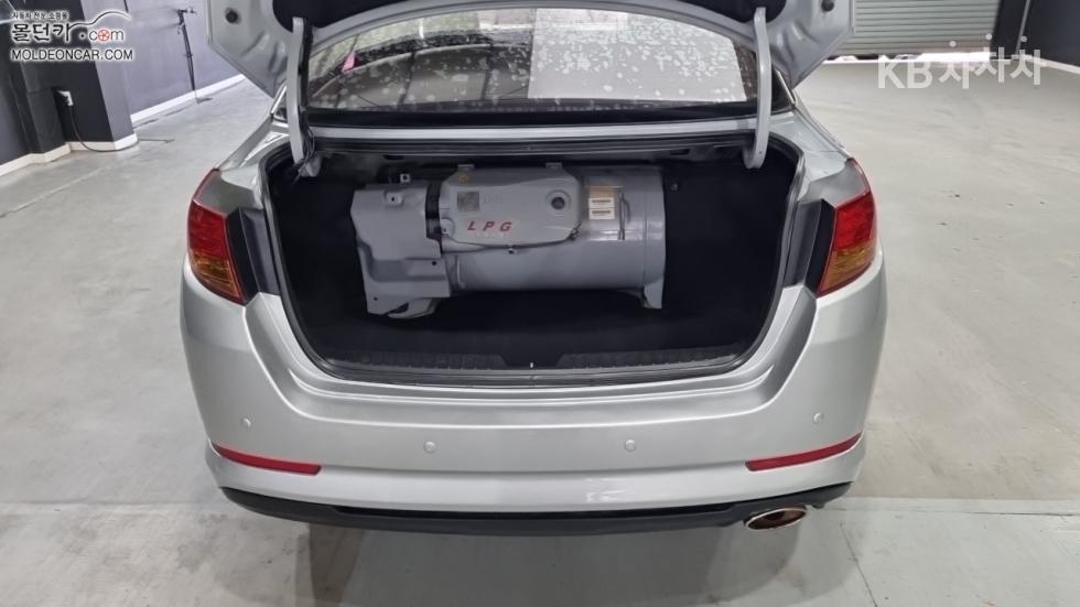 Kia K5 — miniaturë 18