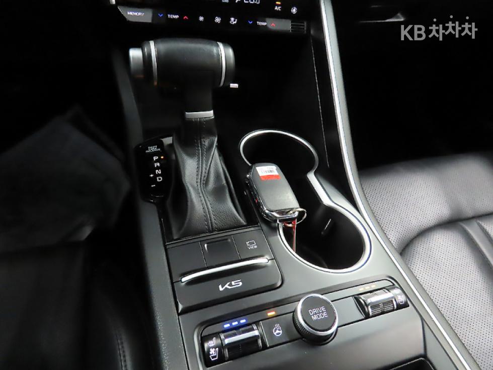 Kia K5 — miniaturë 13