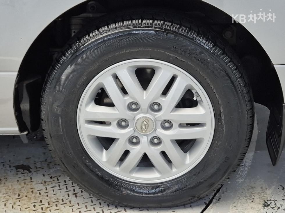 Hyundai Starex — miniaturë 18