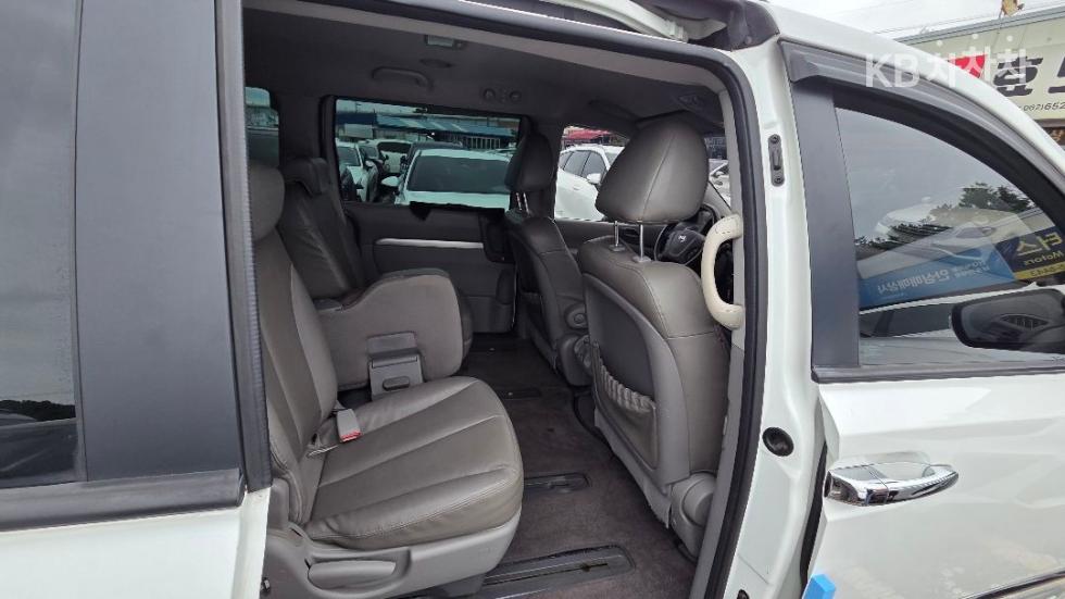 Kia Carnival — miniaturë 6