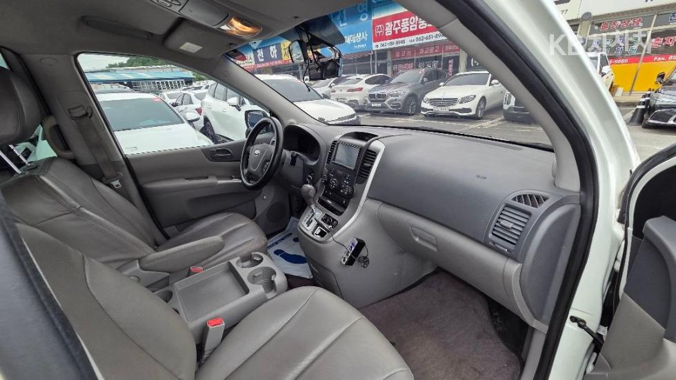 Kia Carnival — miniaturë 8