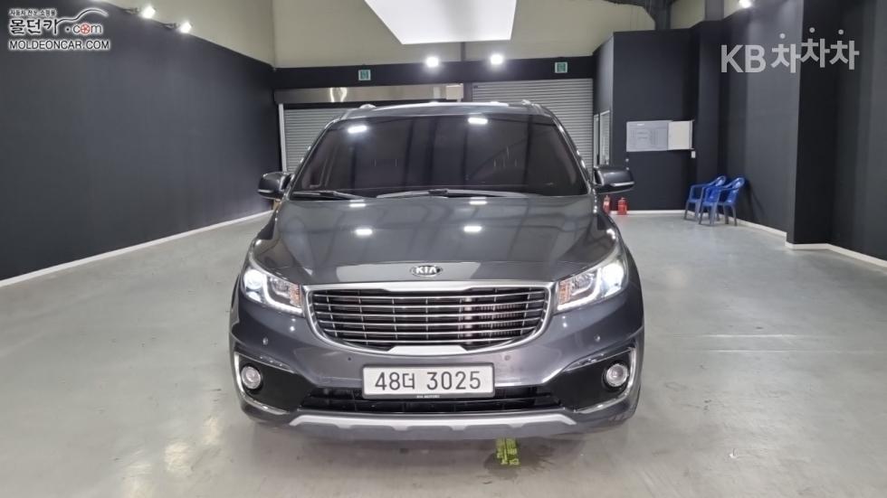 Kia Carnival — miniaturë 3