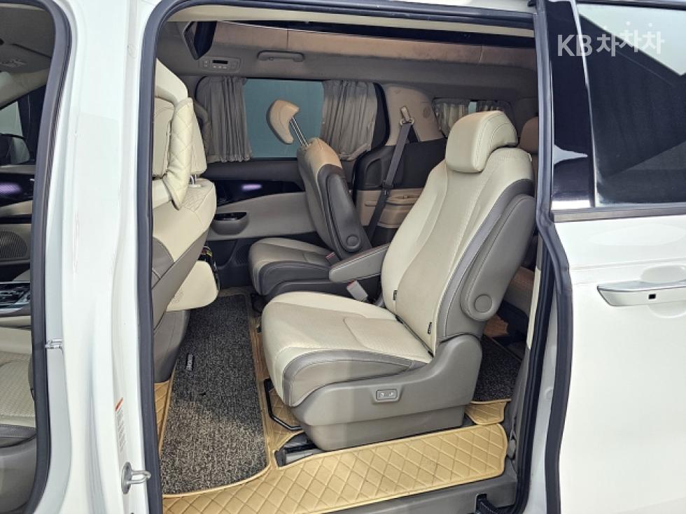 Kia Carnival — miniaturë 8