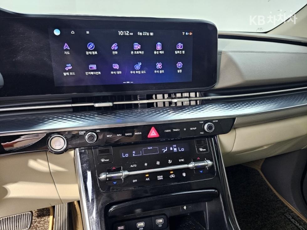 Kia Carnival — miniaturë 9