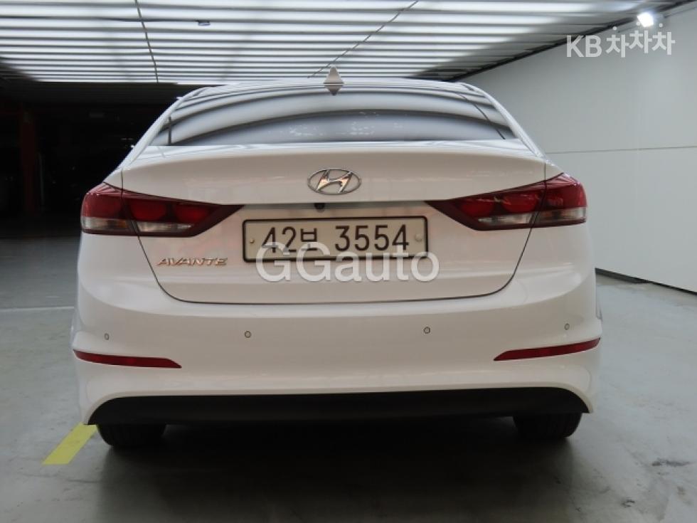 Hyundai Avante — miniaturë 4