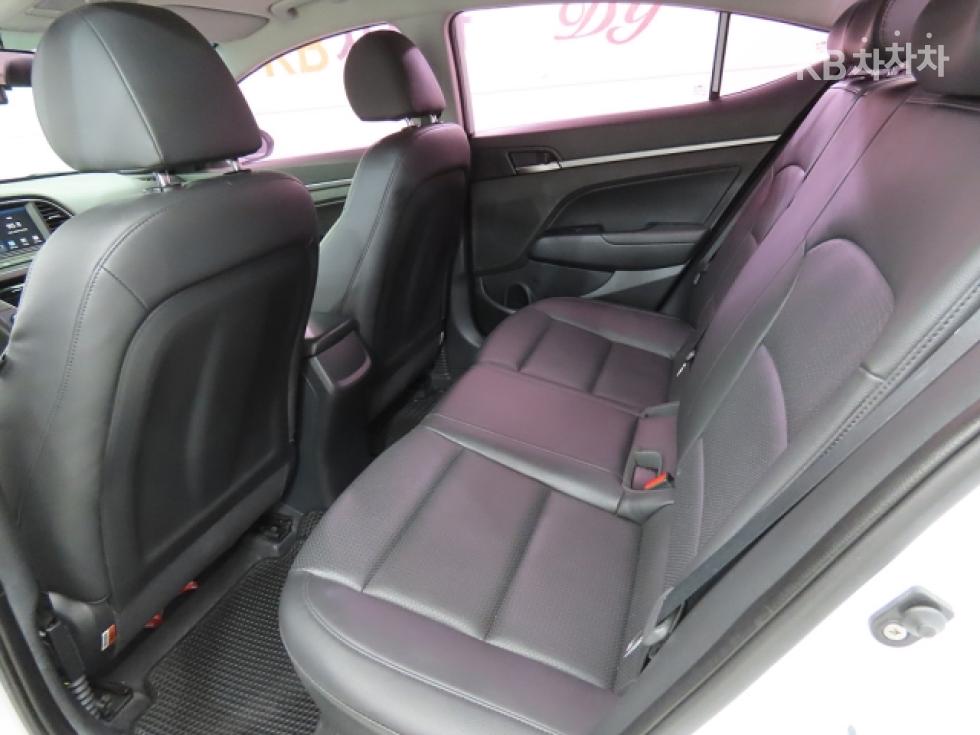Hyundai Avante — miniaturë 6