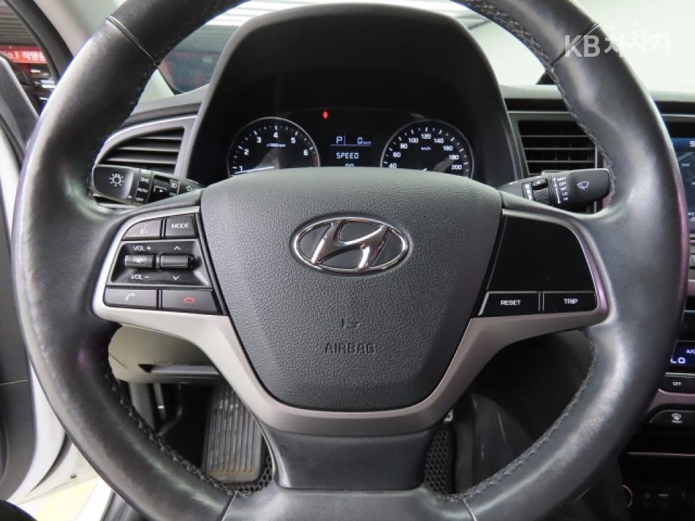 Hyundai Avante — miniaturë 14