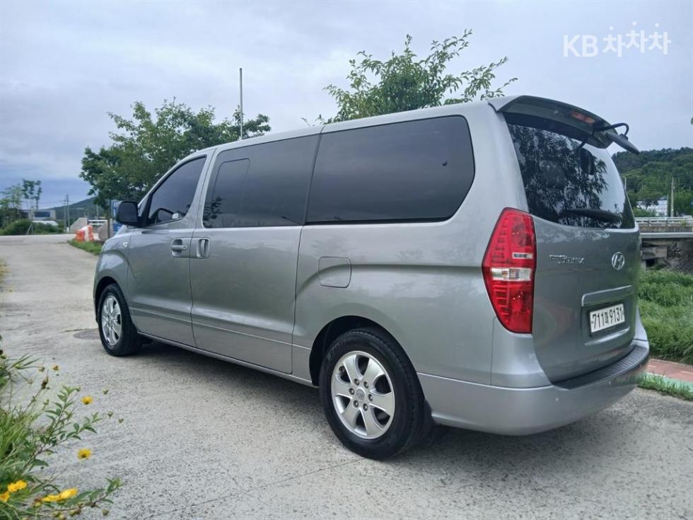 Hyundai Starex — miniaturë 3