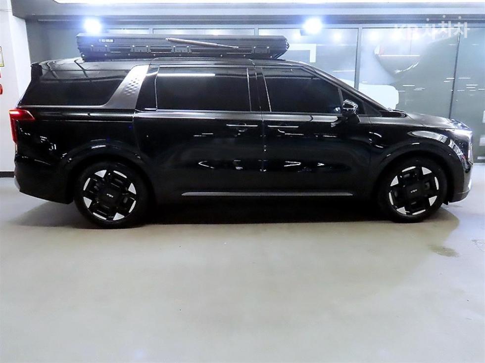 Kia Carnival — miniaturë 3