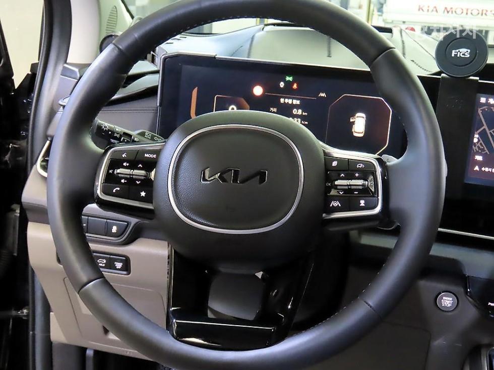 Kia Carnival — miniaturë 7