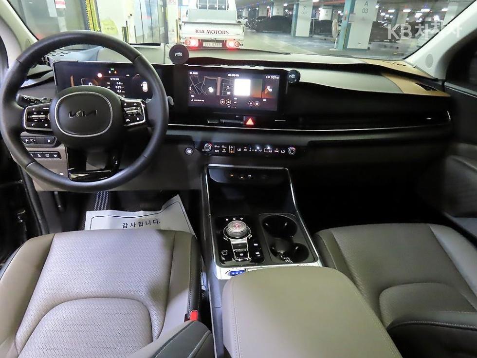 Kia Carnival — miniaturë 9