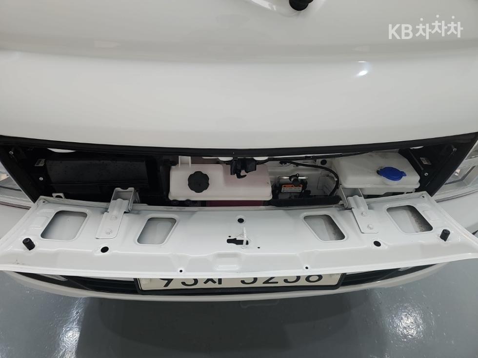 2021 Hyundai 2 photo