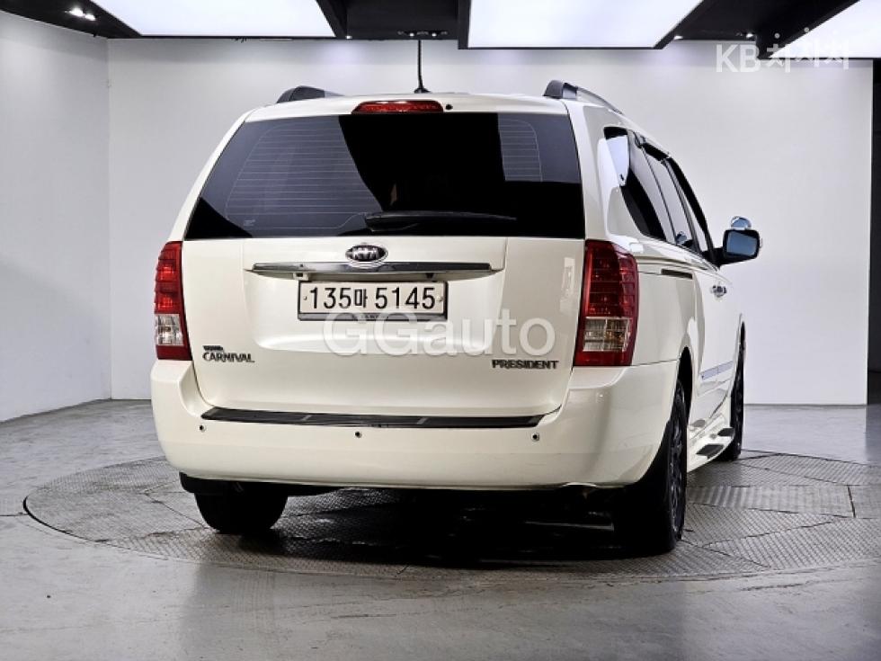 Kia Carnival — miniaturë 3